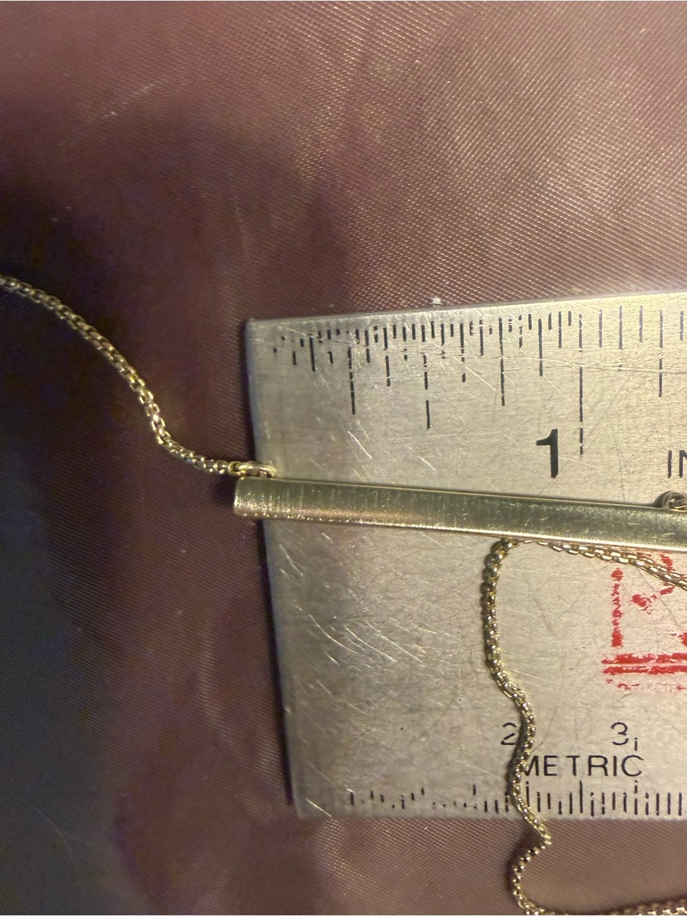 Kendra Scott Kelsey Gold Pendant Necklace in Coral Pink Kyocera Opal - Picture 6 of 9